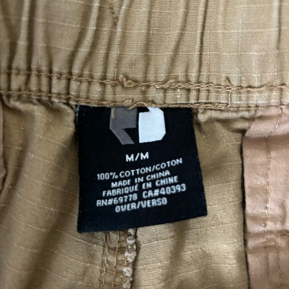 Men's Cargo Shorts, size M, Tan - Picture 5 of 10